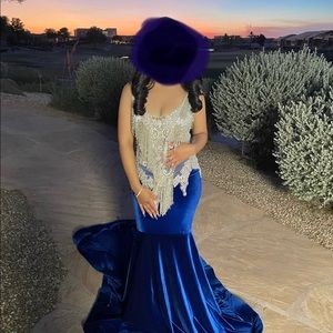 Formal dress/prom dress